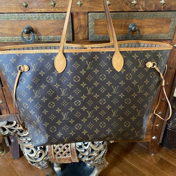 Louis Vuitton Monogram Neverfull - Size GM - Picture 1 of 6